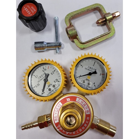 Acetylene regulator with gauge (55154)